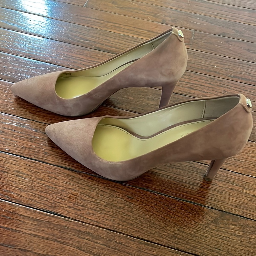 Michael Kors Pale Pink Suede Pumps 3” heel